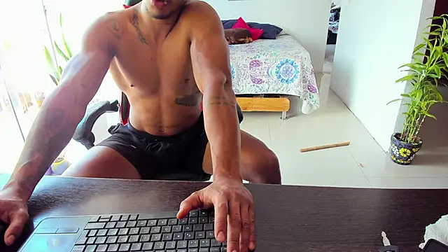 Adam Valenciia online show from October 2025 05:57:02 PM