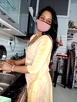 Snapshot of Best-Couple chatting on January 2025 10:42:02 AM Best-Couple online show from January 2025 10:42:02 AM