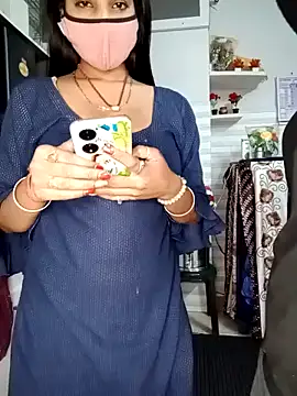 Snapshot of Best-Couple chatting on February 2025 09:58:02 AM Best-Couple online show from February 2025 09:58:02 AM