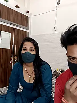 Snapshot of Best-Couple chatting on March 2025 08:52:02 AM Best-Couple online show from March 2025 08:52:02 AM