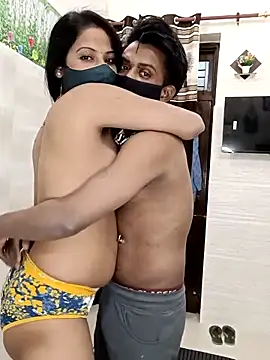 Snapshot of Best-Couple chatting on March 2025 11:58:02 AM Best-Couple online show from March 2025 11:58:02 AM