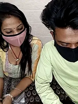 Snapshot of Best-Couple chatting on March 2025 08:33:02 AM Best-Couple online show from March 2025 08:33:02 AM