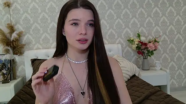 Nellie Medina online show from January 2025 04:01:01 AM