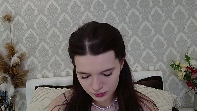 Nellie Medina online show from February 2025 08:30:02 PM