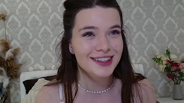 Nellie Medina online show from March 2025 08:42:02 PM