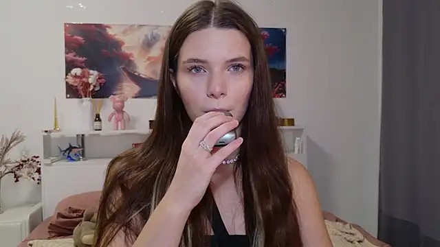 Nellie Medina online show from October 2025 09:45:01 PM