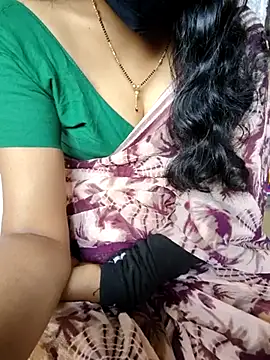 lovelygirl4567 online show from February 2025 09:42:01 AM