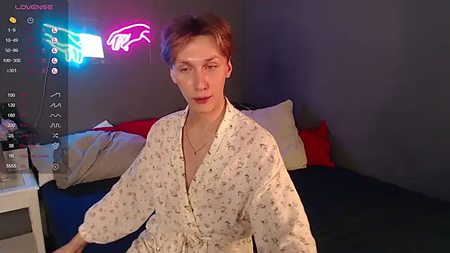 Snapshot of Adrian_Di chatting on January 2025 10:41:01 AM Adrian Di online show from January 2025 10:41:01 AM