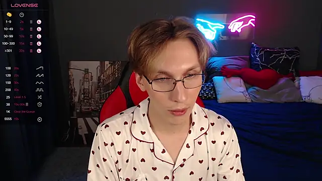 Snapshot of Adrian_Di chatting on January 2025 04:08:01 PM Adrian Di online show from January 2025 04:08:01 PM