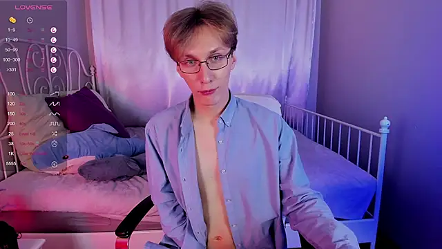 Snapshot of Adrian_Di chatting on February 2025 03:49:01 PM Adrian Di online show from February 2025 03:49:01 PM