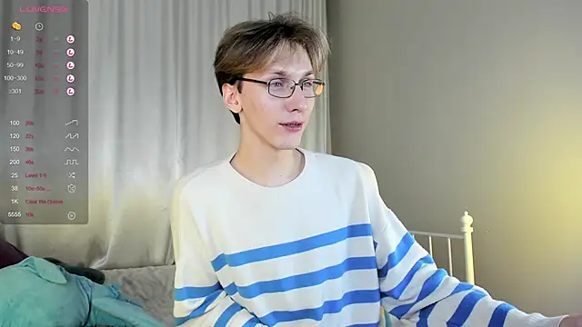 Snapshot of Adrian_Di chatting on February 2025 04:14:02 PM Adrian Di online show from February 2025 04:14:02 PM