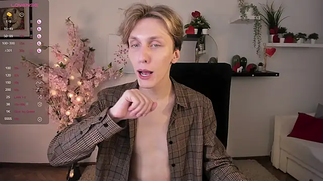 Snapshot of Adrian_Di chatting on February 2025 03:40:01 PM Adrian Di online show from February 2025 03:40:01 PM