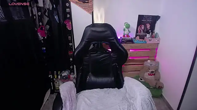 noah420sr online show from December 2025 02:04:02 PM