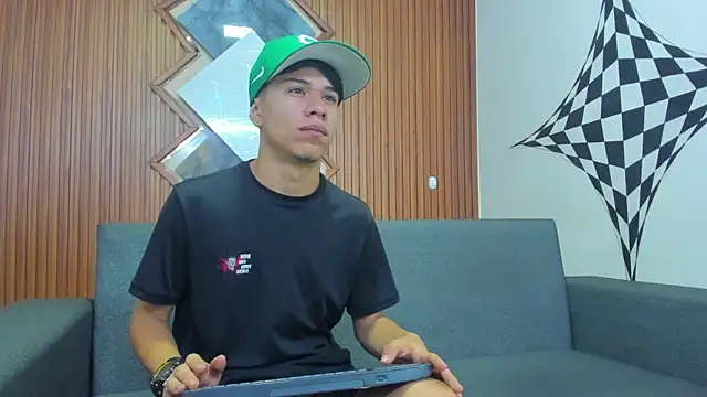 Snapshot of anyelo_waller chatting on February 2025 12:21:02 PM anyelo waller online show from February 2025 12:21:02 PM