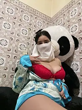 Snapshot of MayaEl_Arab chatting on December 2024 05:55:01 PM MayaEl Arab online show from December 2024 05:55:01 PM