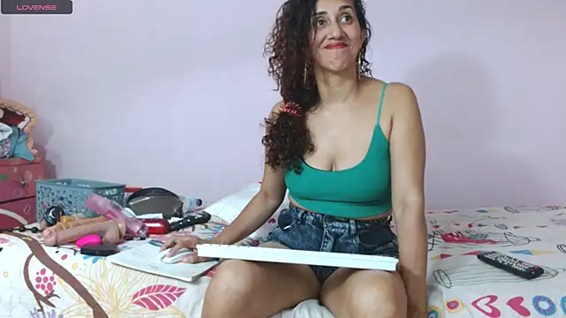 latinabueno41 online show from February 2025 02:09:02 AM