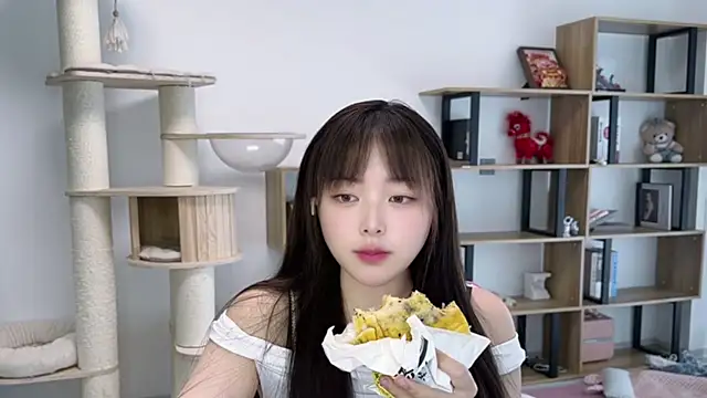 Snapshot of Chenjing0 chatting on May 2026 05:01:02 AM Chenjing0 online show from May 2026 05:01:02 AM