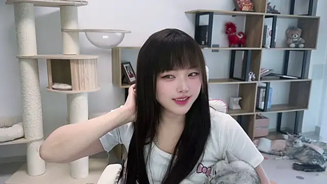 Snapshot of Chenjing0 chatting on May 2026 05:23:01 AM Chenjing0 online show from May 2026 05:23:01 AM