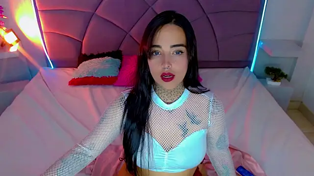 Carolaine01 online show from October 2025 08:07:01 PM