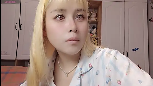 Snapshot of Lucky-xiuxiu chatting on February 2025 02:30:01 AM Lucky-xiuxiu online show from February 2025 02:30:01 AM