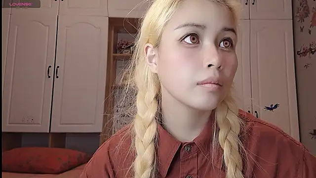 Snapshot of Lucky-xiuxiu chatting on February 2025 01:21:02 AM Lucky-xiuxiu online show from February 2025 01:21:02 AM