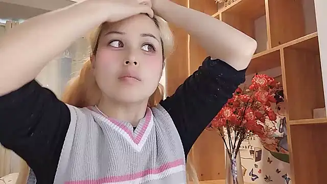 Snapshot of Lucky-xiuxiu chatting on March 2025 07:20:02 AM Lucky-xiuxiu online show from March 2025 07:20:02 AM