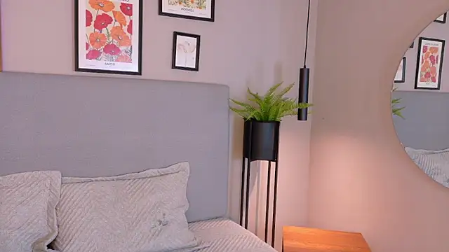 Snapshot of AbieHills chatting on February 2026 11:44:02 AM AbieHills online show from February 2026 11:44:02 AM