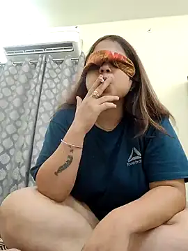 shreya1765 online show from September 2025 03:06:02 AM