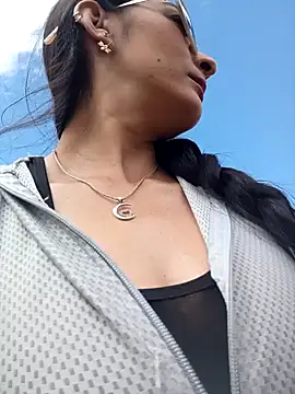 BELLA--26 online show from January 2025 02:52:02 PM