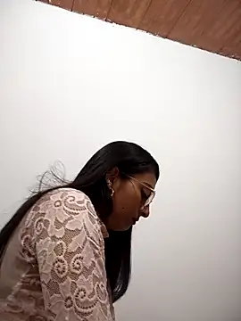 BELLA--26 online show from March 2025 05:29:01 PM