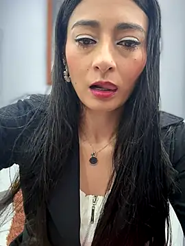 BELLA--26 online show from December 2025 01:49:02 PM