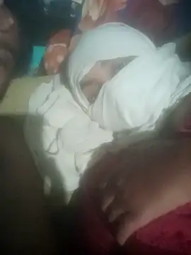 YourHotRandi online show from January 2025 05:59:02 PM