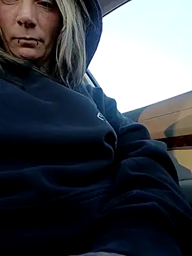 RaBbiTt530 online show from April 2026 02:20:01 PM