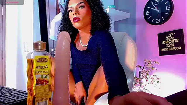 Diva Smith02 online show from January 2025 05:47:02 PM