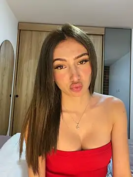 Maddy Jones online show from November 2025 04:01:02 AM