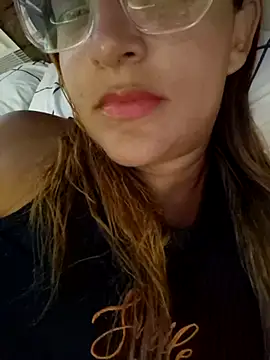 AliceRuivinha2 online show from February 2025 09:09:01 PM