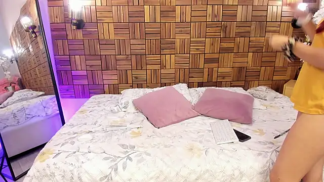 iriis rosse online show from February 2025 09:14:01 PM