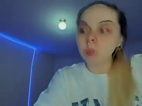 HappyIva online show from March 2025 03:44:01 AM