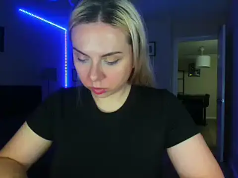 HappyIva online show from September 2025 02:55:02 AM