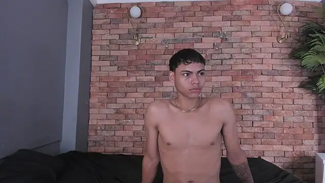 adam piarse01 online show from November 2025 06:46:01 AM