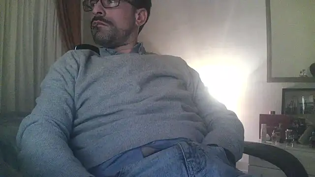 Snapshot of Patrickhound chatting on January 2025 01:18:02 AM Patrickhound online show from January 2025 01:18:02 AM