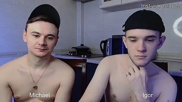 Snapshot of michael_sexdevil chatting on January 2025 03:43:01 PM michael sexdevil online show from January 2025 03:43:01 PM