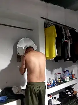 loisadria online show from November 2025 05:57:02 PM