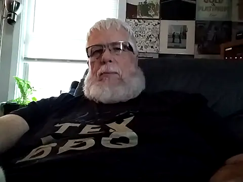 Snapshot of Futura_intx chatting on September 2025 07:36:01 PM Futura intx online show from September 2025 07:36:01 PM