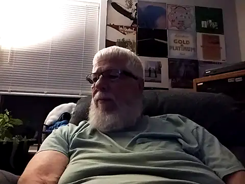 Snapshot of Futura_intx chatting on September 2025 02:12:02 AM Futura intx online show from September 2025 02:12:02 AM