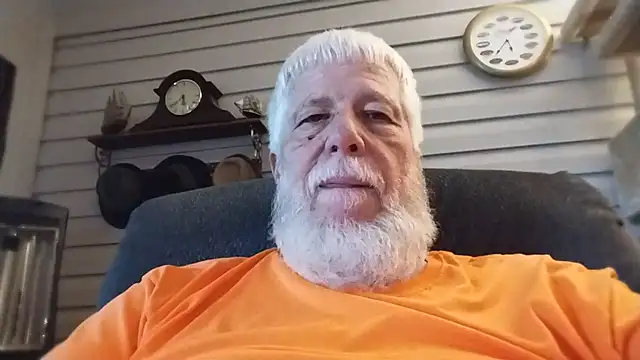 Snapshot of Futura_intx chatting on June 2026 10:38:02 PM Futura intx online show from June 2026 10:38:02 PM