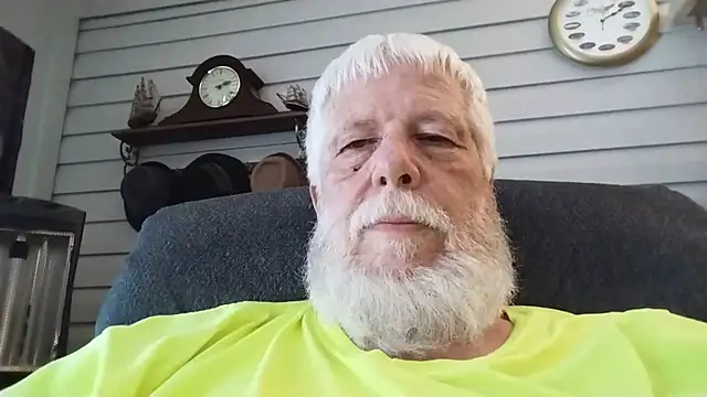 Snapshot of Futura_intx chatting on June 2026 07:12:01 PM Futura intx online show from June 2026 07:12:01 PM