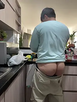 Thom Ohtani online show from October 2025 07:27:02 PM