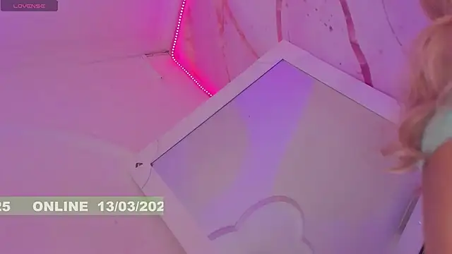 Snapshot of Alice-randy chatting on March 2025 10:50:02 AM Alice-randy online show from March 2025 10:50:02 AM