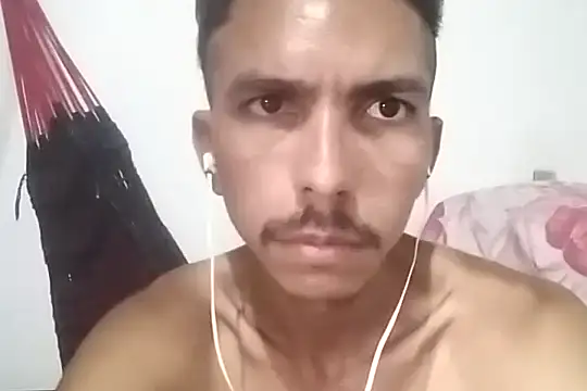 MagrinhoSaradoo online show from February 2025 04:04:02 AM